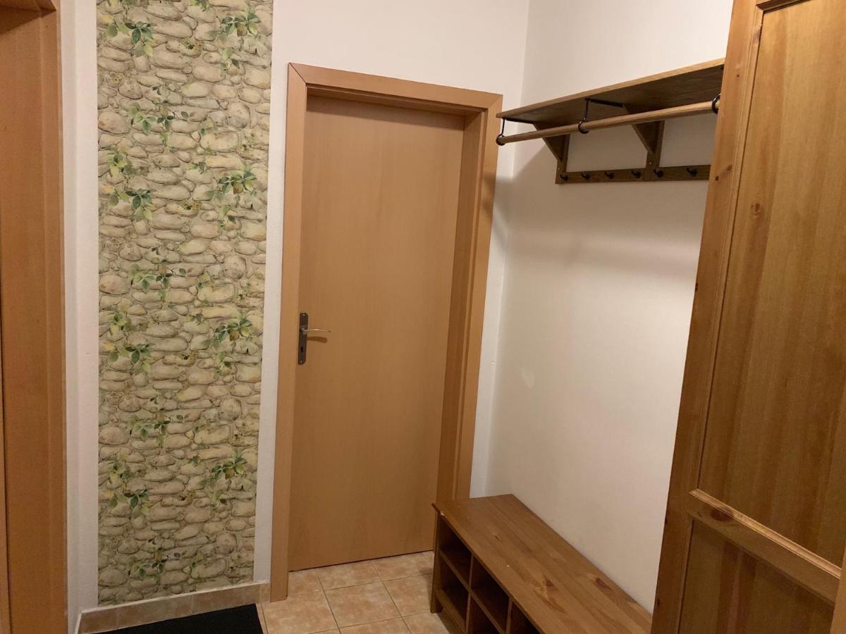 Апартаменти Apartman Horalka Доновали Екстер'єр фото